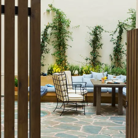 A77 Suites, Small Luxury Of The World 3* Atina